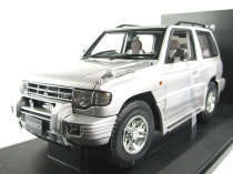  Mitsubishi Pajero II 1998 4x4  3500 V6 GDi AutoArt 1:18 77121 