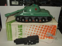 Игрушка Танк Т 34 1941 с пультом ДУ Вторая Мировая война Сделано в СССР 1:18